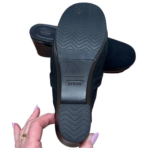 CROCS Sarah Women's 8 Black Suede Clog Slip On Mule Triple Comfort Lightweight - Picture 12 of 16